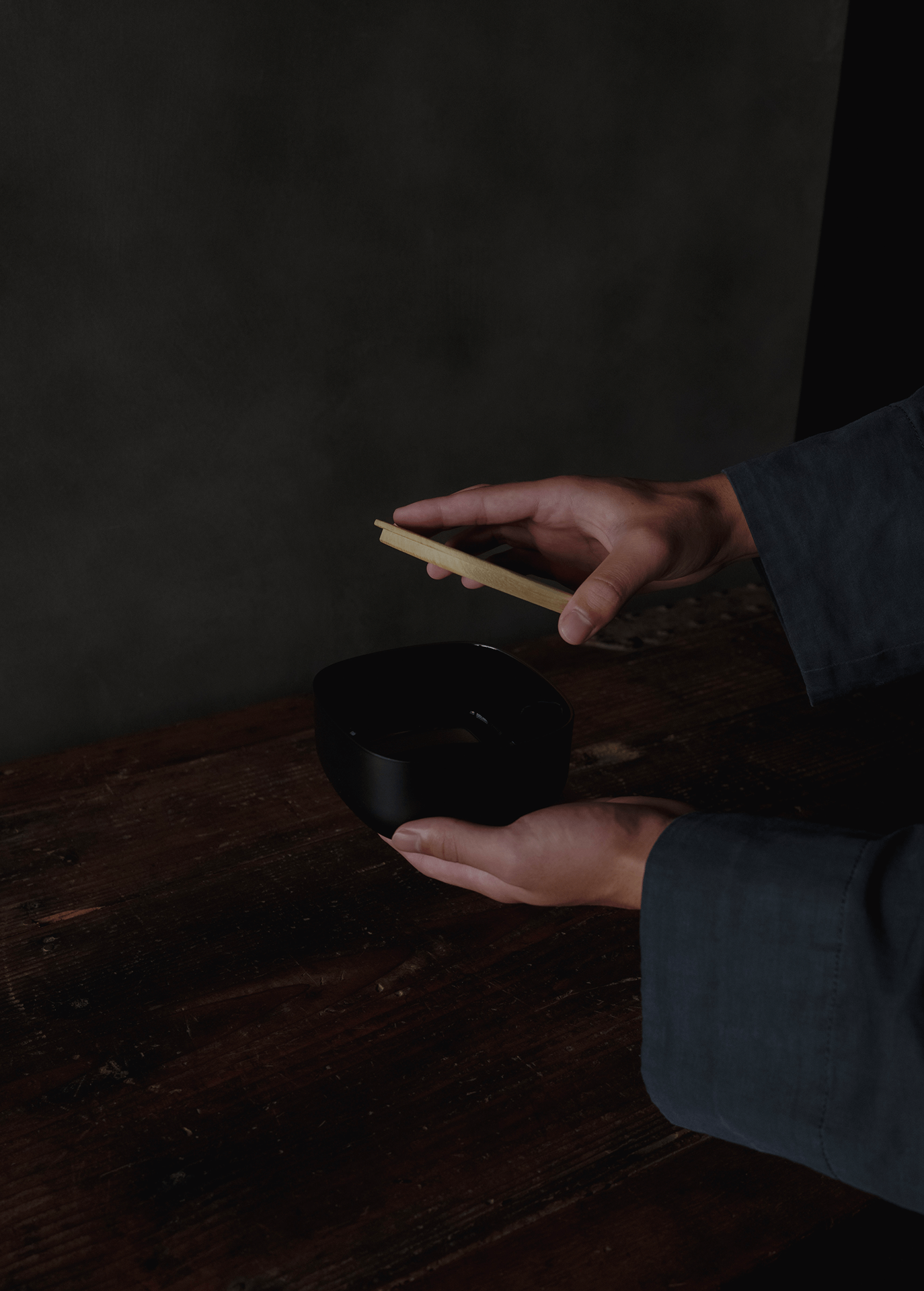 STORE Small Oval/Standard Edition Black