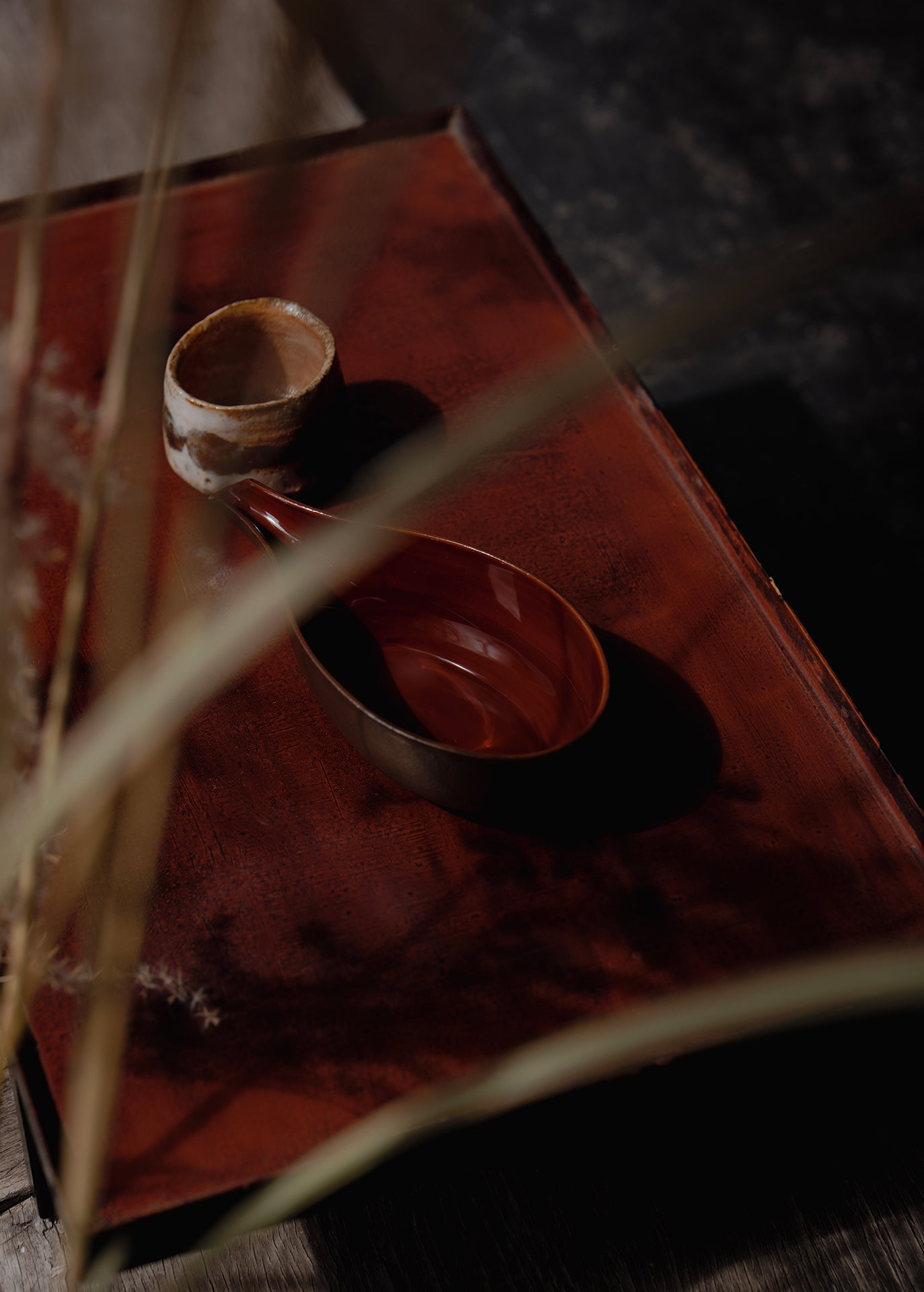 Lacquer god offering stand