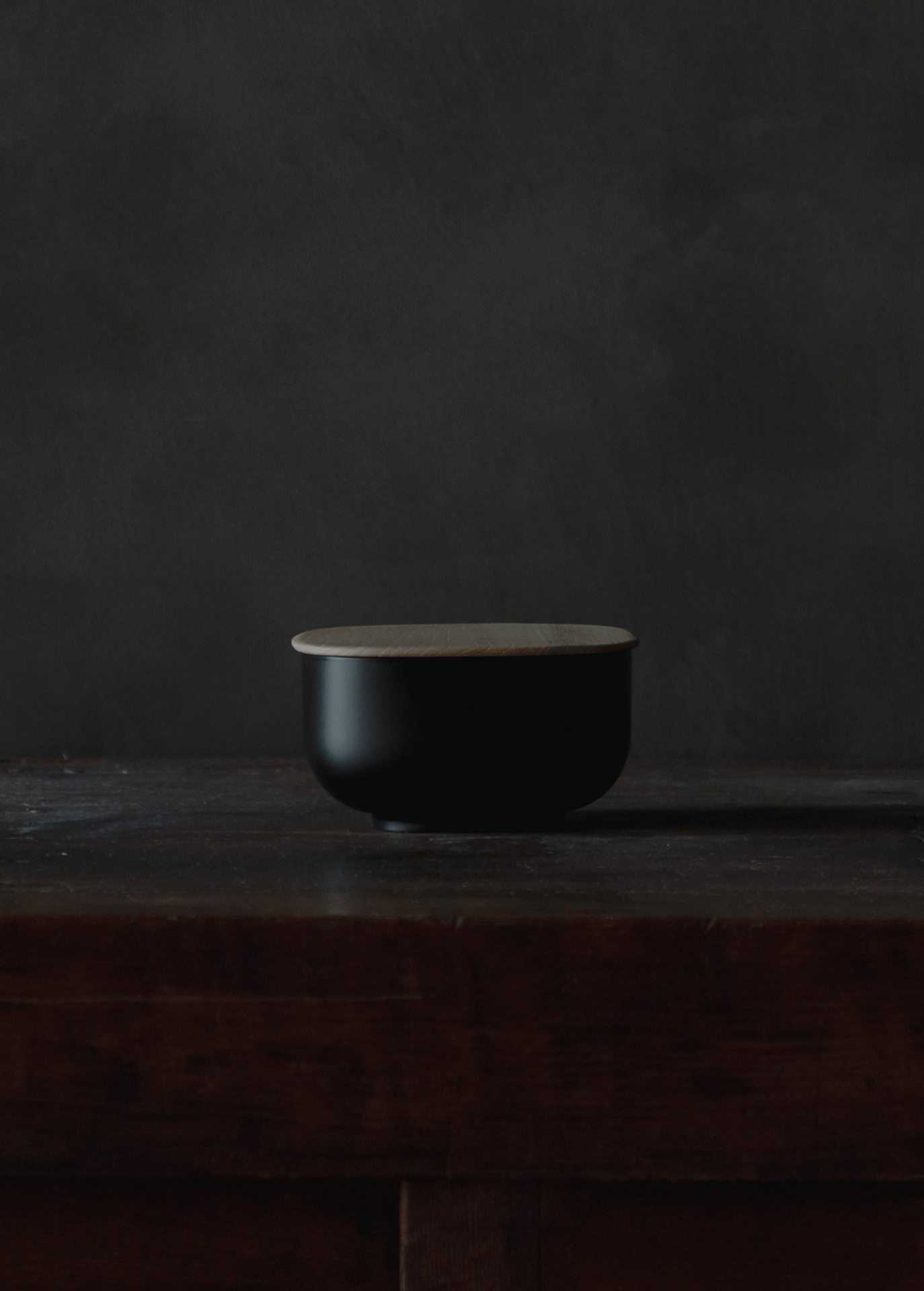 STORE Small Oval/Standard Edition Black