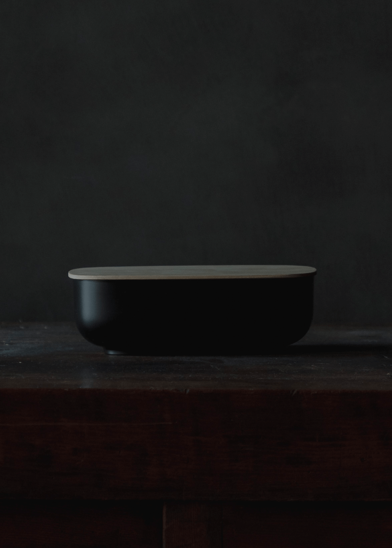 STORE Large Oval/Standard Edition Black