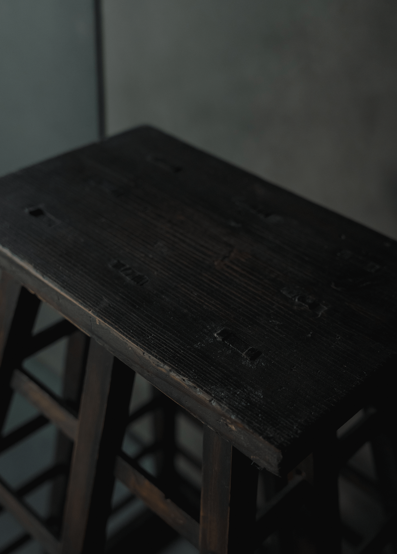 Wooden tower stepping stool