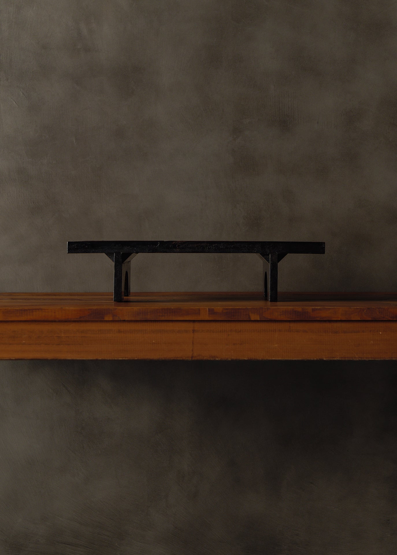 Lacquer god offering stand