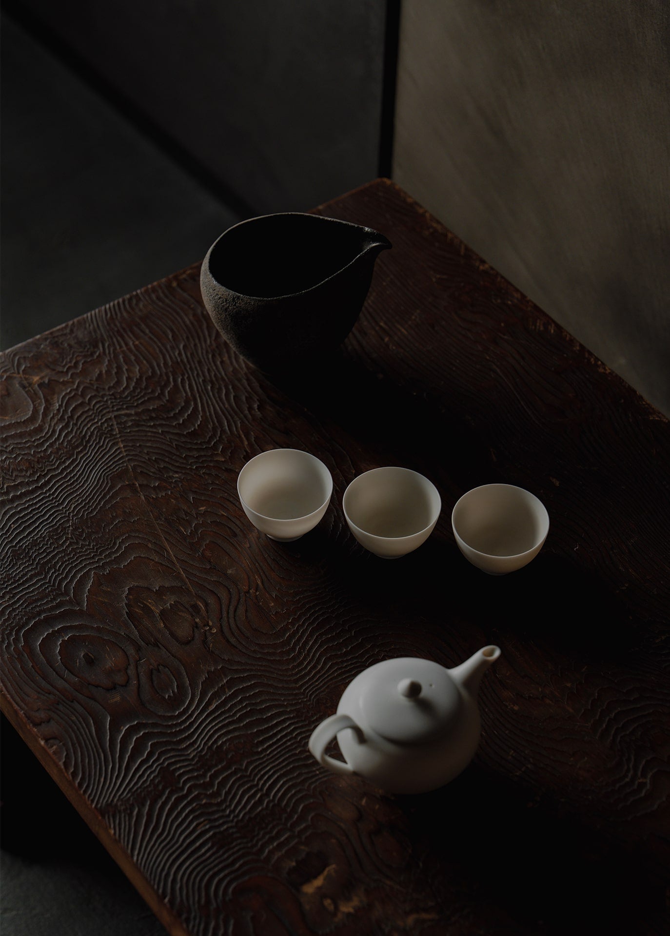 神代杉　飾り台　無垢 神代赤杉雅台 – hakobune GALLERY