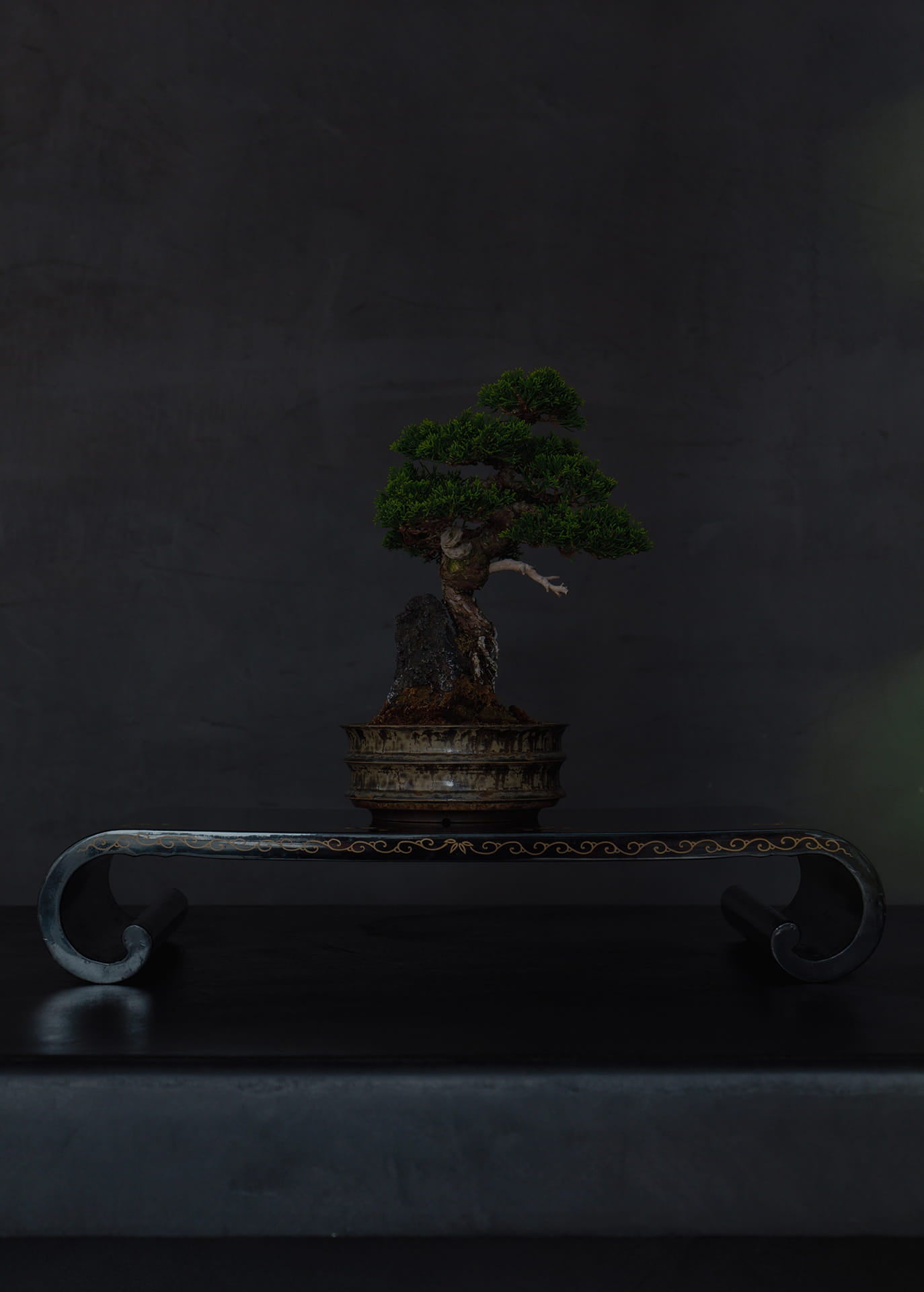 黒塗絵飾台