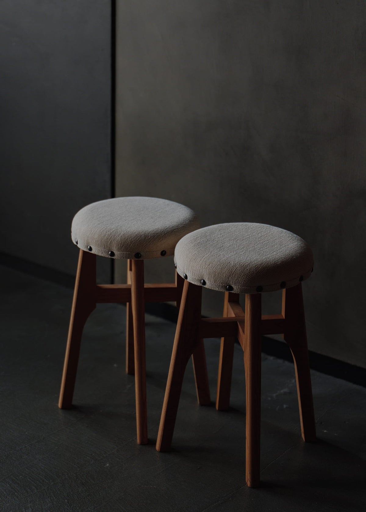 Keyaki-wood fabric-upholstered round stool