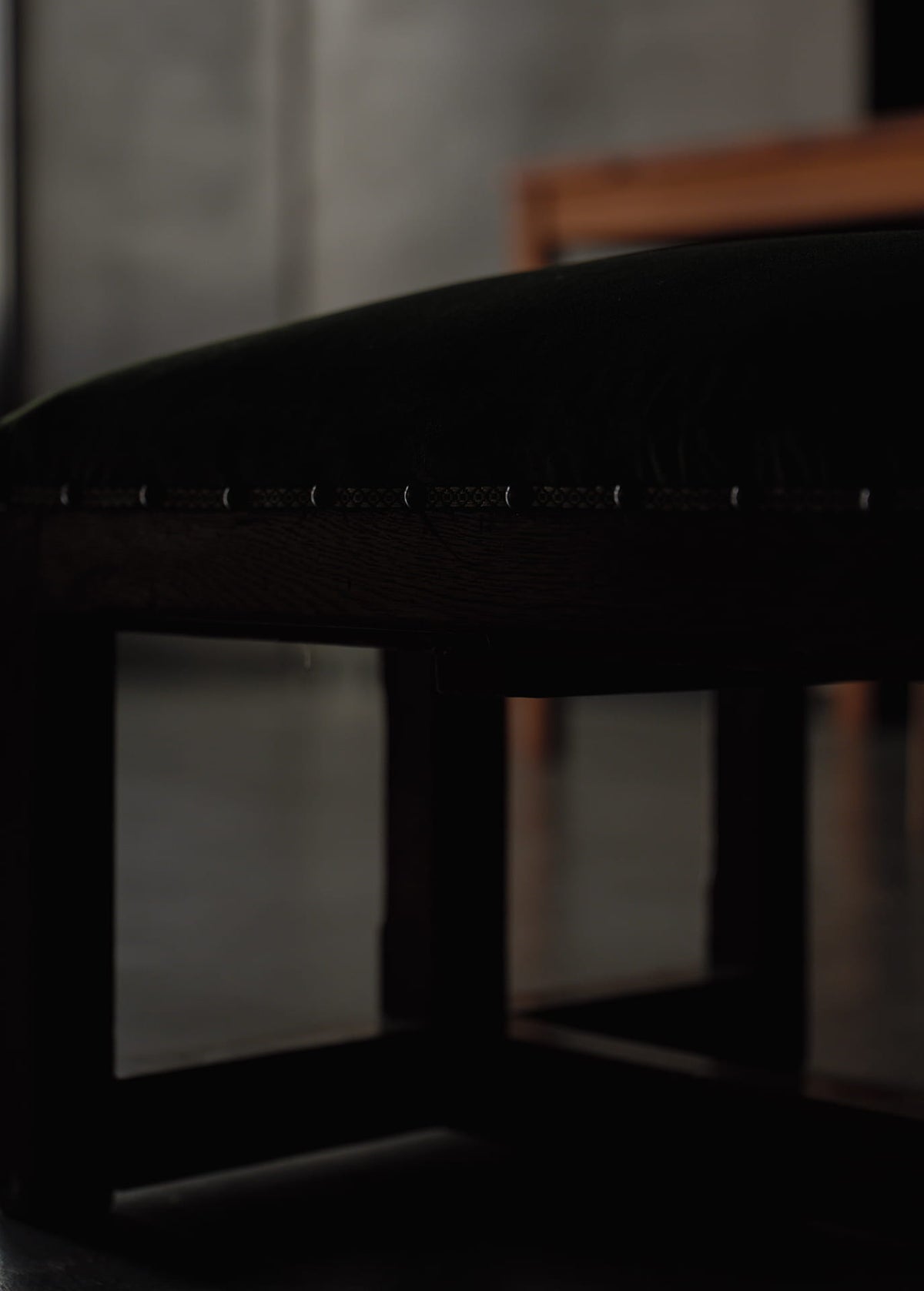 Straight-grain oak footrest