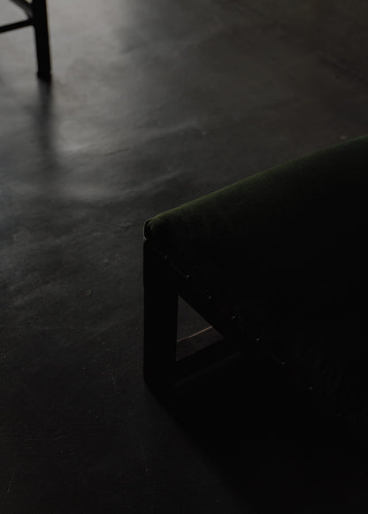 Straight-grain oak footrest