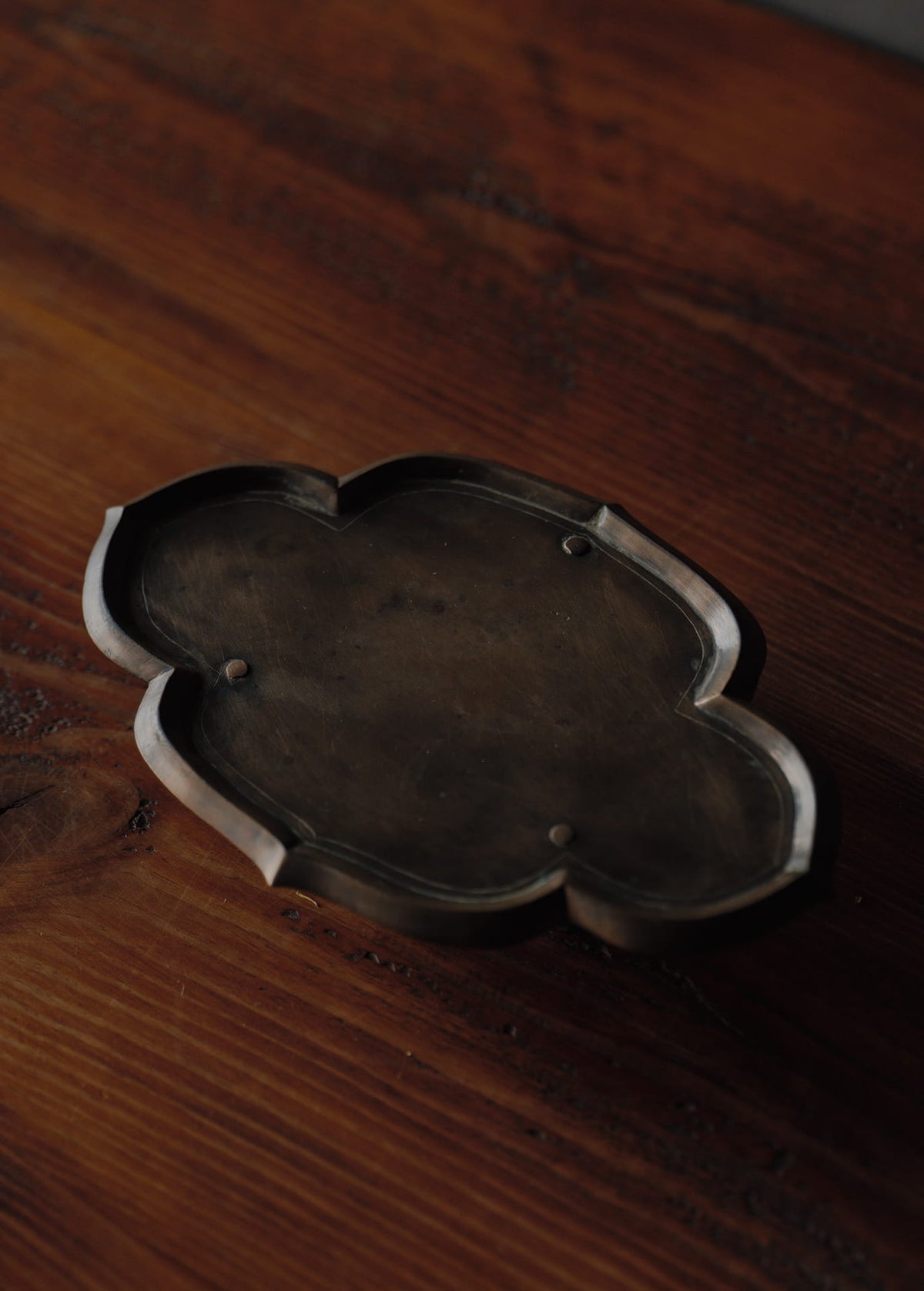 Brass Mokko-style Tripod Flower Stand