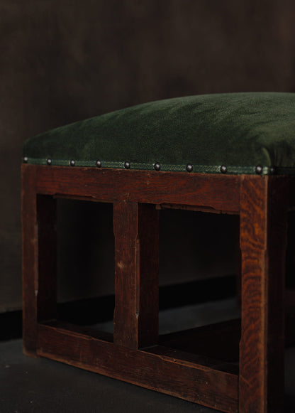 Straight-grain oak footrest