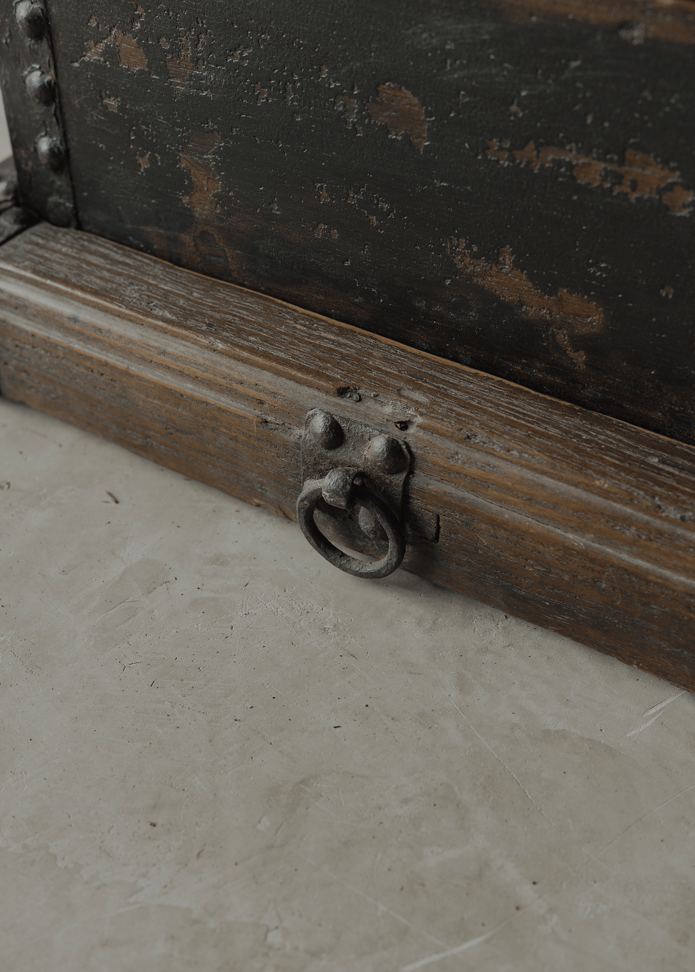 Iron decorative wooden box