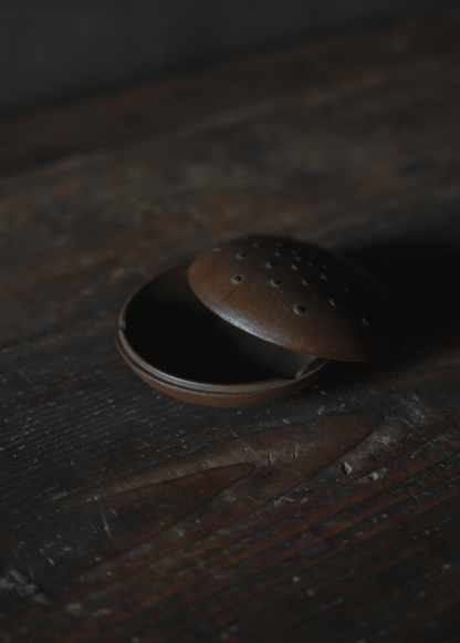 Round accessory case "Arare"